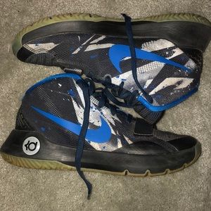 KD Trey 5 III Size 8.5 Basketball Shoes